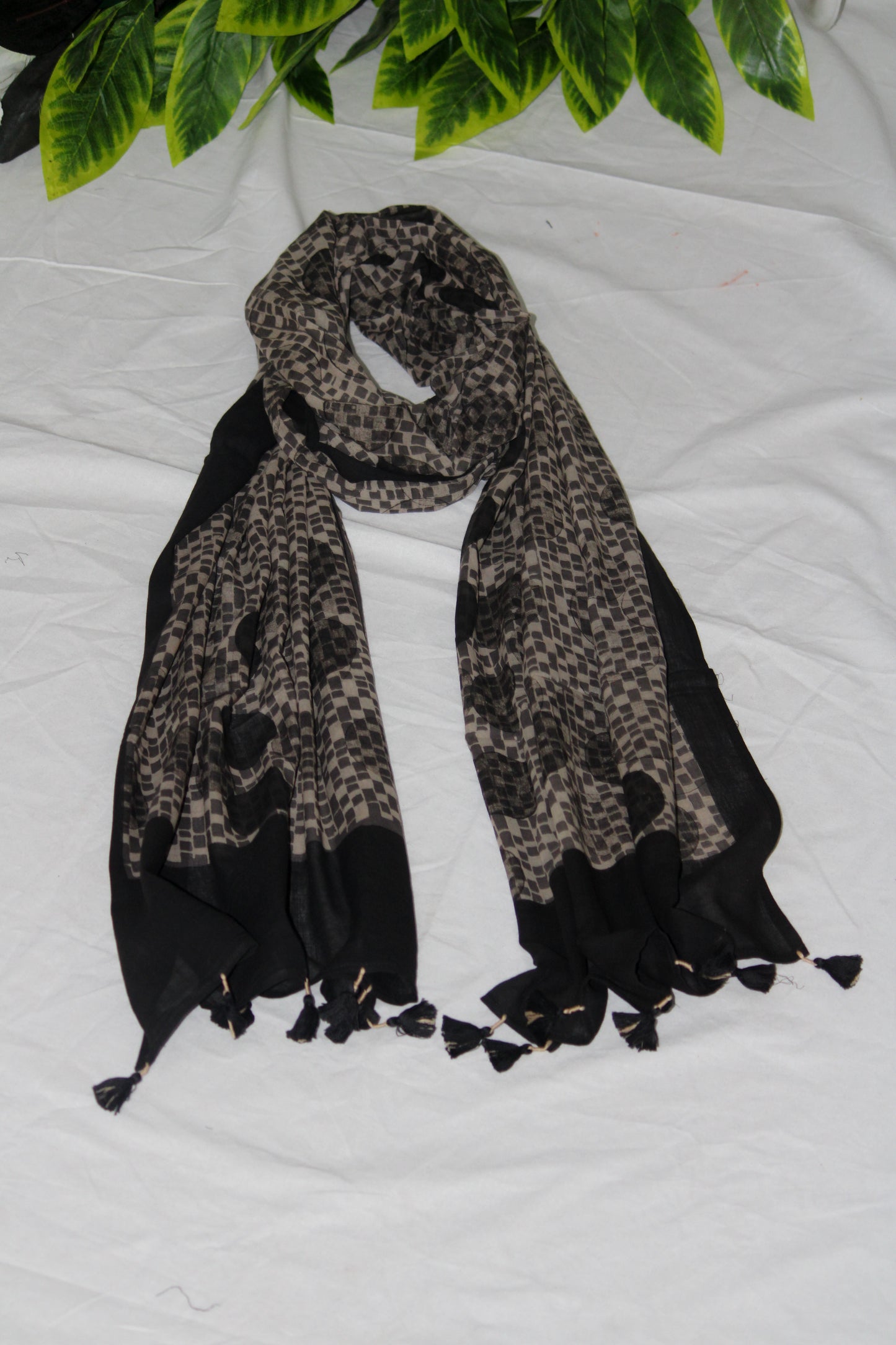 Contemporary stole.