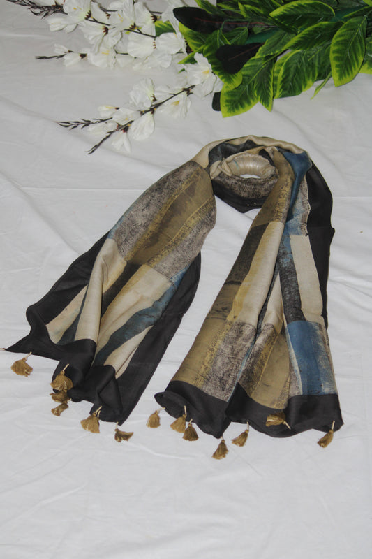 Contemporary stole.