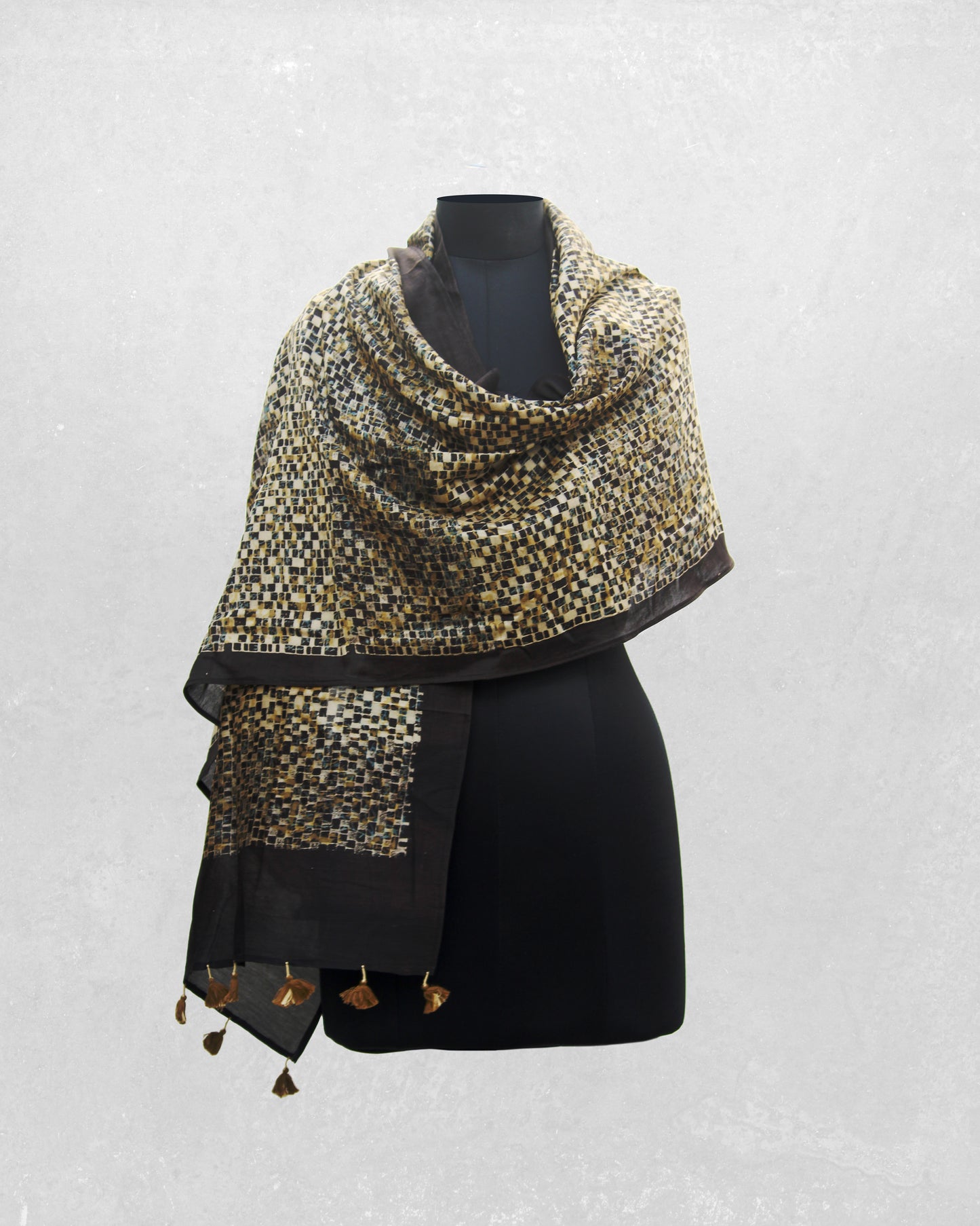 Contemporary stole.